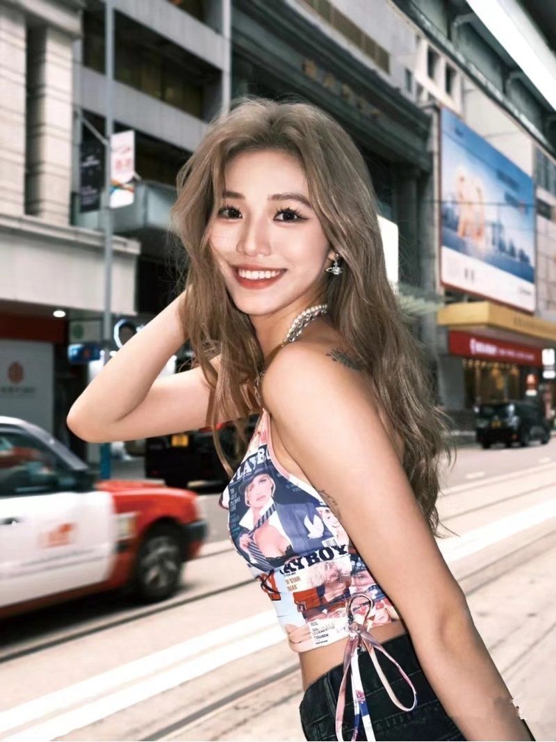 Womens Backless Form-fitting Halter Top